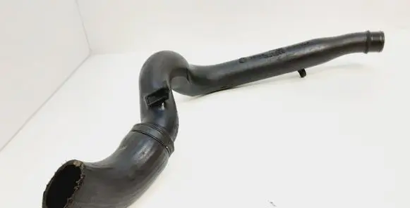 Volvo V70 Intercooler hose/pipe 8624887