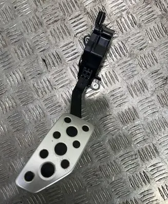 Subaru XV II Accelerator throttle pedal 1988001180 36010FL030