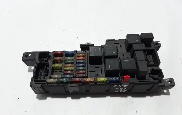 Volvo S60 Fuse module 8678449