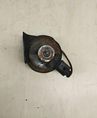 Audi A6 S6 C5 4B Horn signal 4B0951221