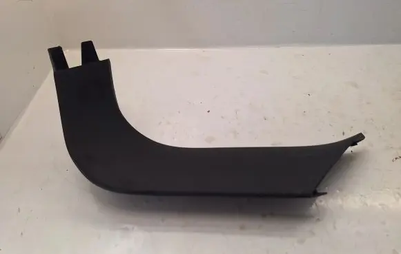 Toyota Avensis T270 Other trunk/boot trim element 6793705030C0 6793705030