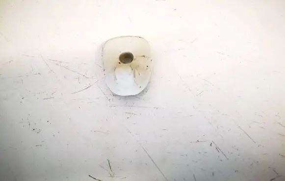 Sun visor clip/hook/bracket