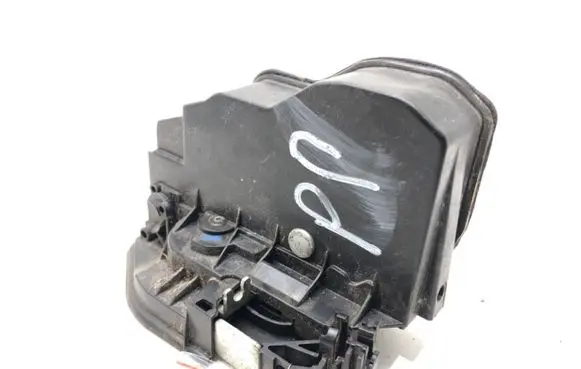 BMW X3 E83 Front door lock
