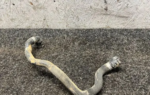 Engine coolant pipe/hose