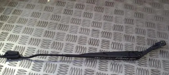 Nissan Primera Front wiper blade arm