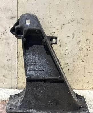BMW 5 E39 Engine mounting bracket 6753362 22116753362