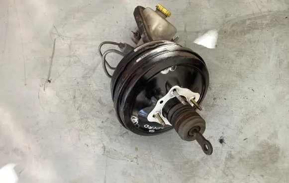 Chrysler 300 - 300C Brake booster P04779469AC