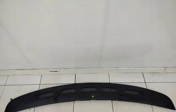 Mercedes-Benz A W169 Wiper trim A1698360018