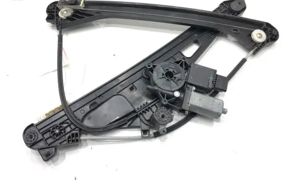Peugeot 3008 II Front door window regulator with motor 9840196980