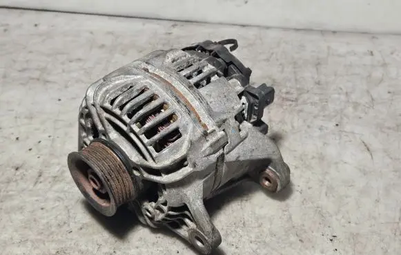 Audi A4 S4 B5 8D Generator/alternator 0124325017
