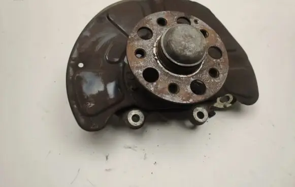 Mercedes-Benz E W212 Front wheel hub A2123322401