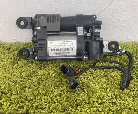 Porsche Macan (95B) Air suspension compressor/pump 95B616006D