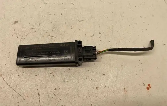 BMW 5 F10 F11 Tire pressure control unit 6864952 TSSSG4G5 053120100713