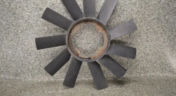 BMW 5 E39 Fan impeller 17233639