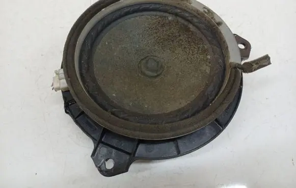 Toyota Yaris Front door speaker