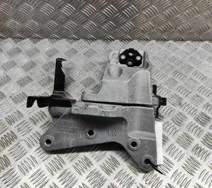 KIA Soul Engine mounting bracket