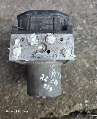 Mercedes-Benz Vito Viano W638 ABS Pump A0004464889
