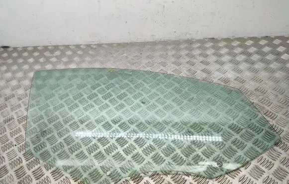 Volvo XC60 Front door window glass four-door