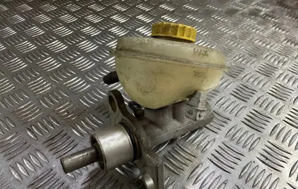 Audi A4 S4 B6 8E 8H Master brake cylinder 8d0611301