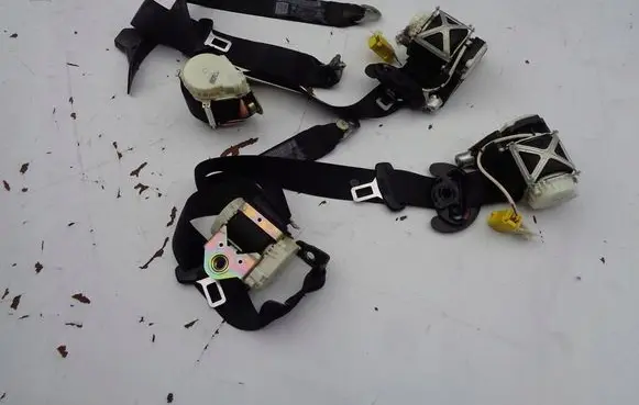 Volkswagen PASSAT B6 Front seatbelt