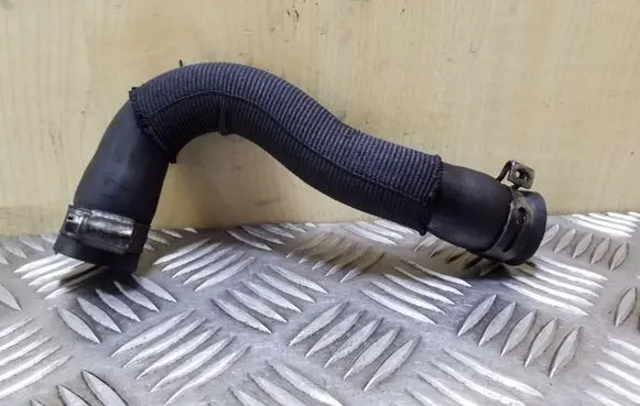 Peugeot 5008 Engine coolant pipe/hose