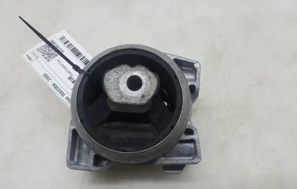 Mercedes-Benz A W169 Engine mount bracket A1692400618