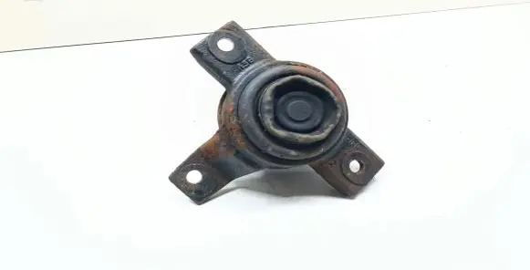 Hyundai Santa Fe Engine mount bracket 218122B500