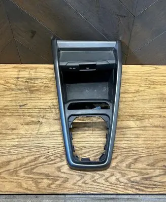 KIA Stonic Center console 84635H8900