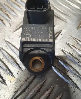Mercedes-Benz S W220 ESP acceleration yaw rate sensor 0025426918
