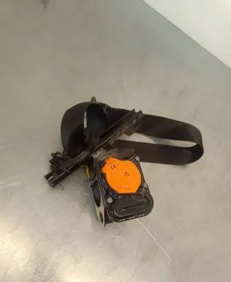 Mercedes-Benz B W246 W242 Front seatbelt 3063559 307068199228 071DG6B2G1