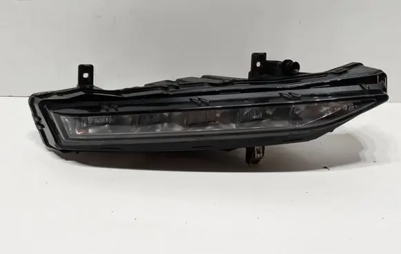 Skoda Superb B8 (3V) Front fog light 3V0941699B 90150336