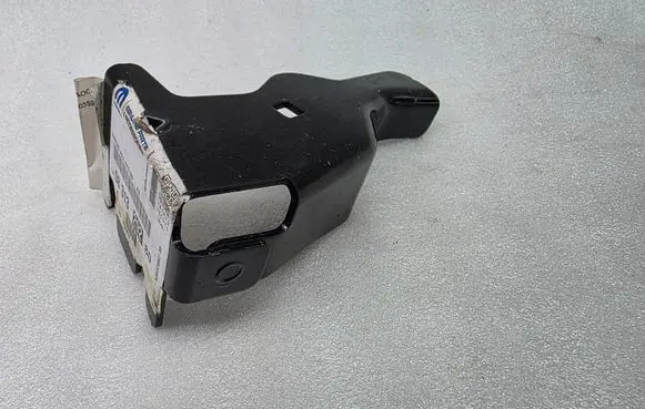 Opel Astra L Fender mounting bracket 9831329280