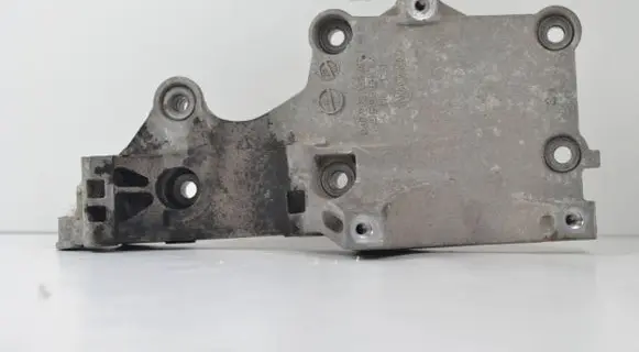 Volkswagen Golf V Engine mounting bracket 038903143A