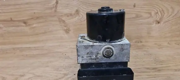 Volvo V50 ABS Pump 31274908 31274907