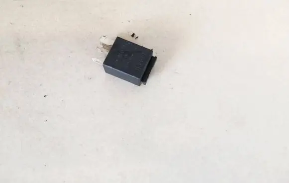 Volkswagen Fox Other relay 95vw10k705ae 7m0951253c