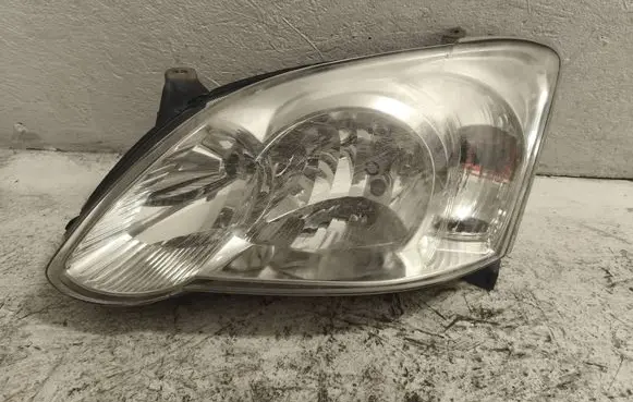 Toyota Corolla E120 E130 Headlight/headlamp 8117002380 89010228