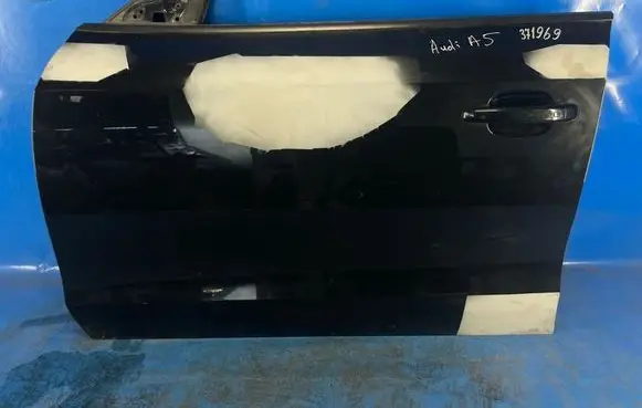 Audi A5 8T 8F Front door 8T8831051C