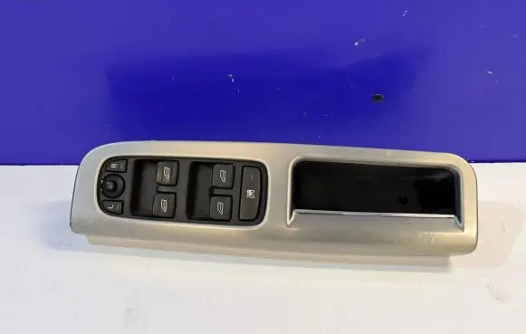 Volvo V50 Electric window control switch 30710787 30710788