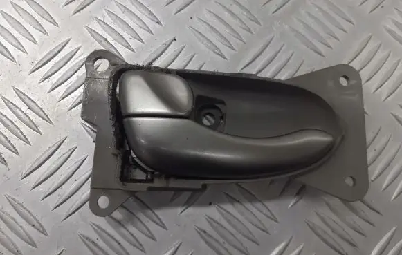 Nissan Altima Front door interior handle 