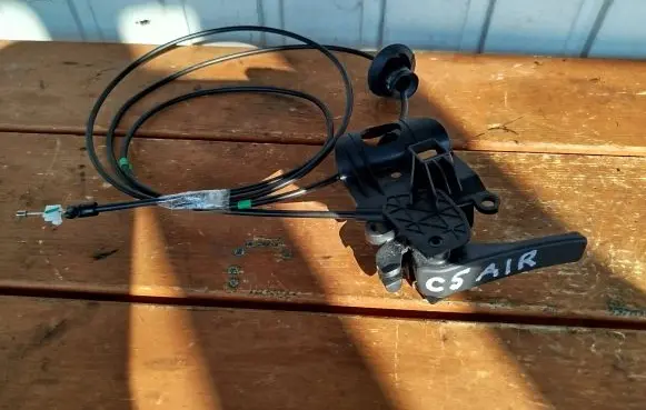Citroen C5 Aircross Engine bonnet/hood lock/latch loop/hook 