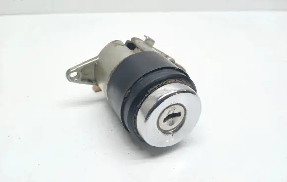 Audi 100 S4 C4 Tailgate exterior lock 
