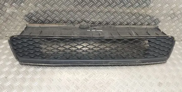 Toyota Auris 150 Front bumper lower grill 5311202320