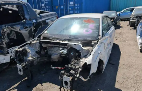 Volkswagen Jetta VI Front quarter panel 