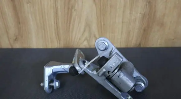 Front door hinge set