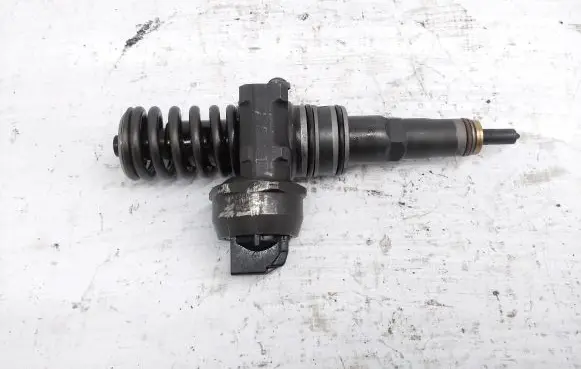 Volkswagen Caddy Fuel injector 038130073BR 0414720232