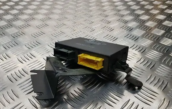 BMW 7 E38 Parking PDC control unit/module 8352279