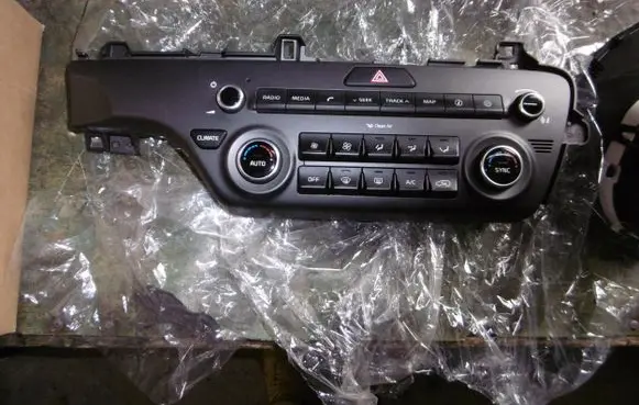 KIA Sportage Climate control unit 97250F1400AK5 040A LAZ027
