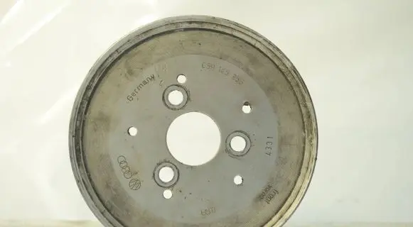 Audi A6 Allroad C5 Power steering pump pulley 059145255