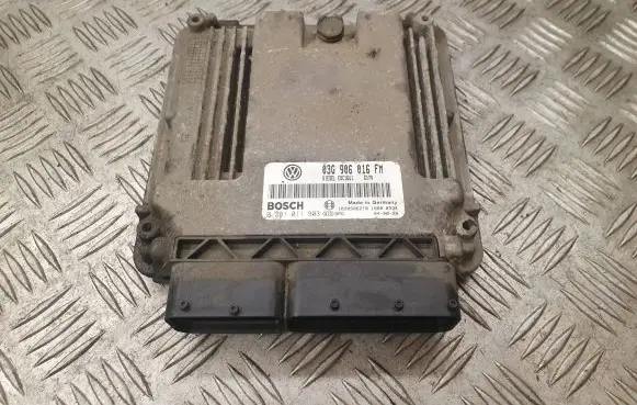 Volkswagen Golf V Engine control unit/module 03G906016FM