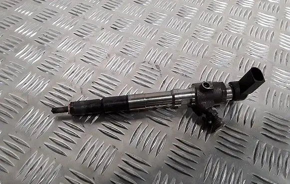 Volkswagen Golf Plus Fuel injector 03l130277b